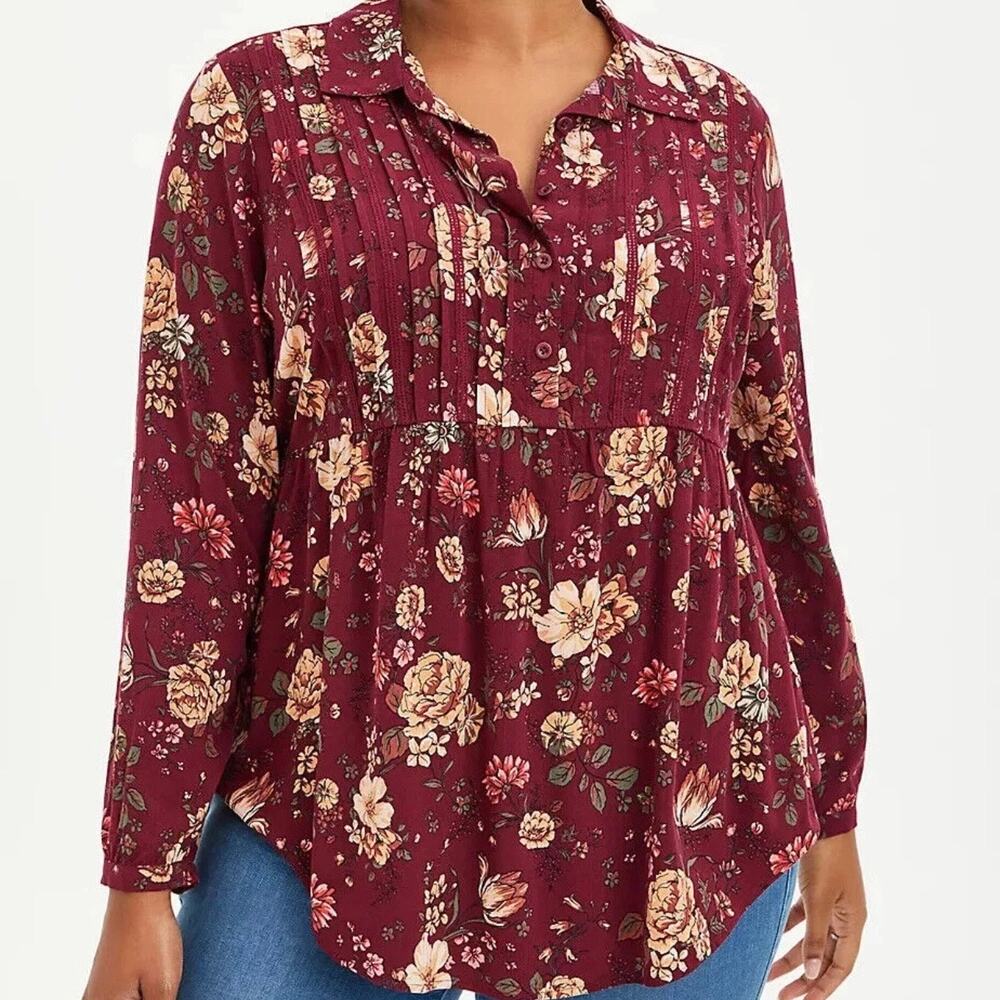 Torrid Womens Lightweight Bloomcore Top SZ 0 Maroon Floral Flowy Textured Lace